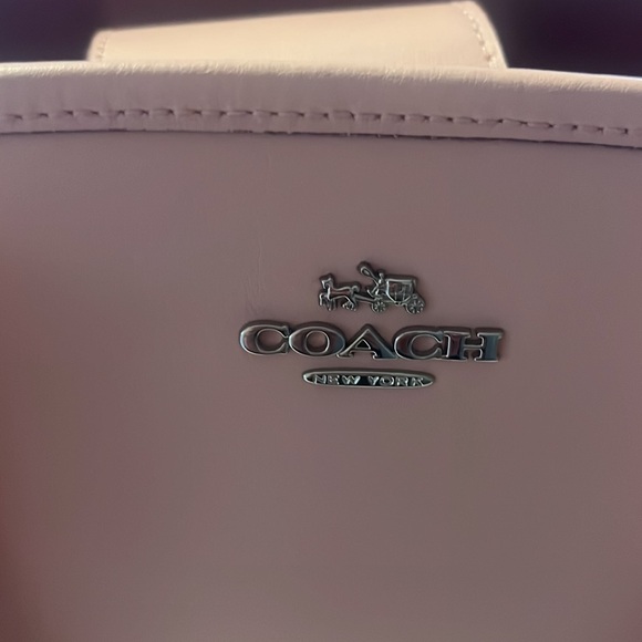 Coach purse - Picture 2 of 8